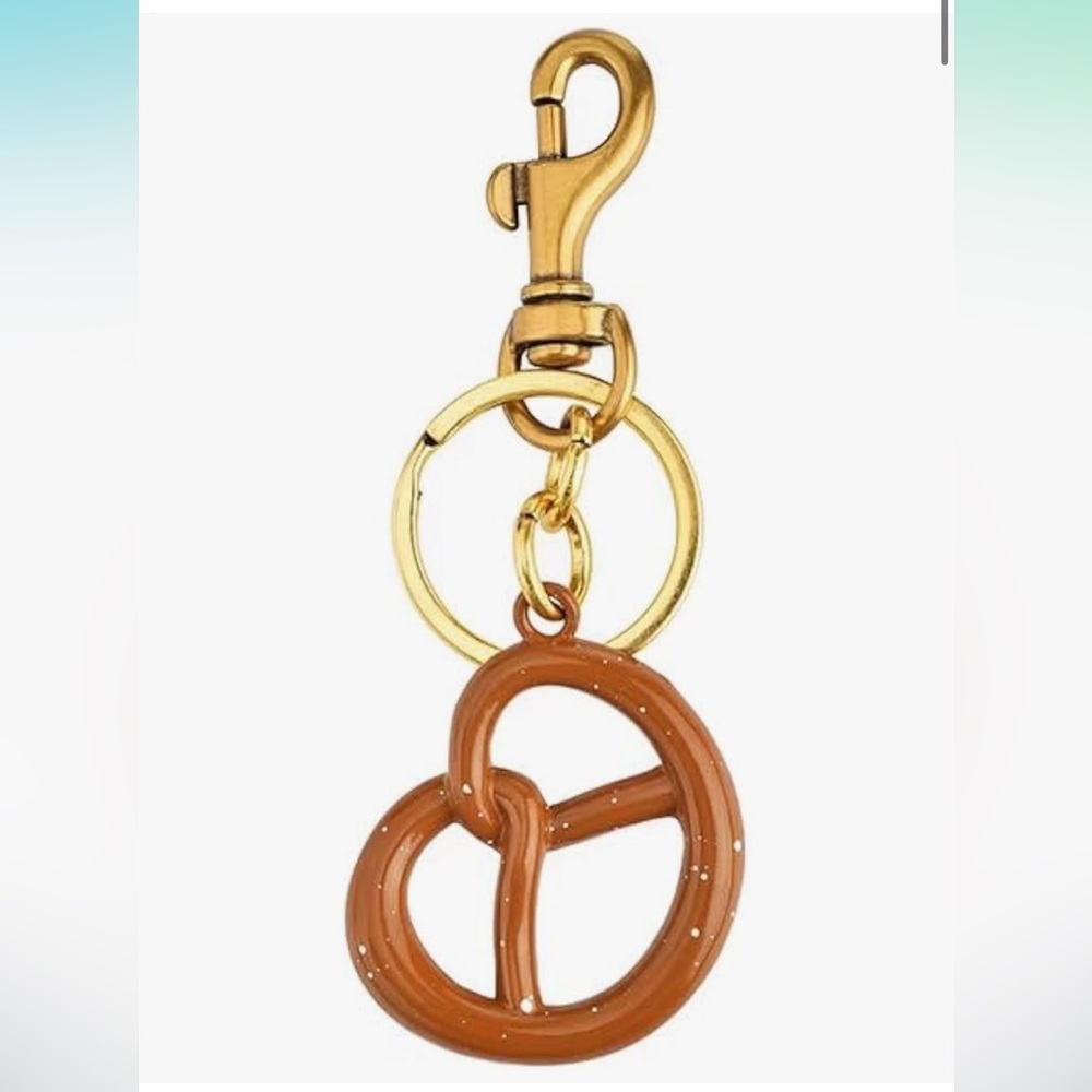 🥨SALTED PRETZEL BAG CHARM-NEW